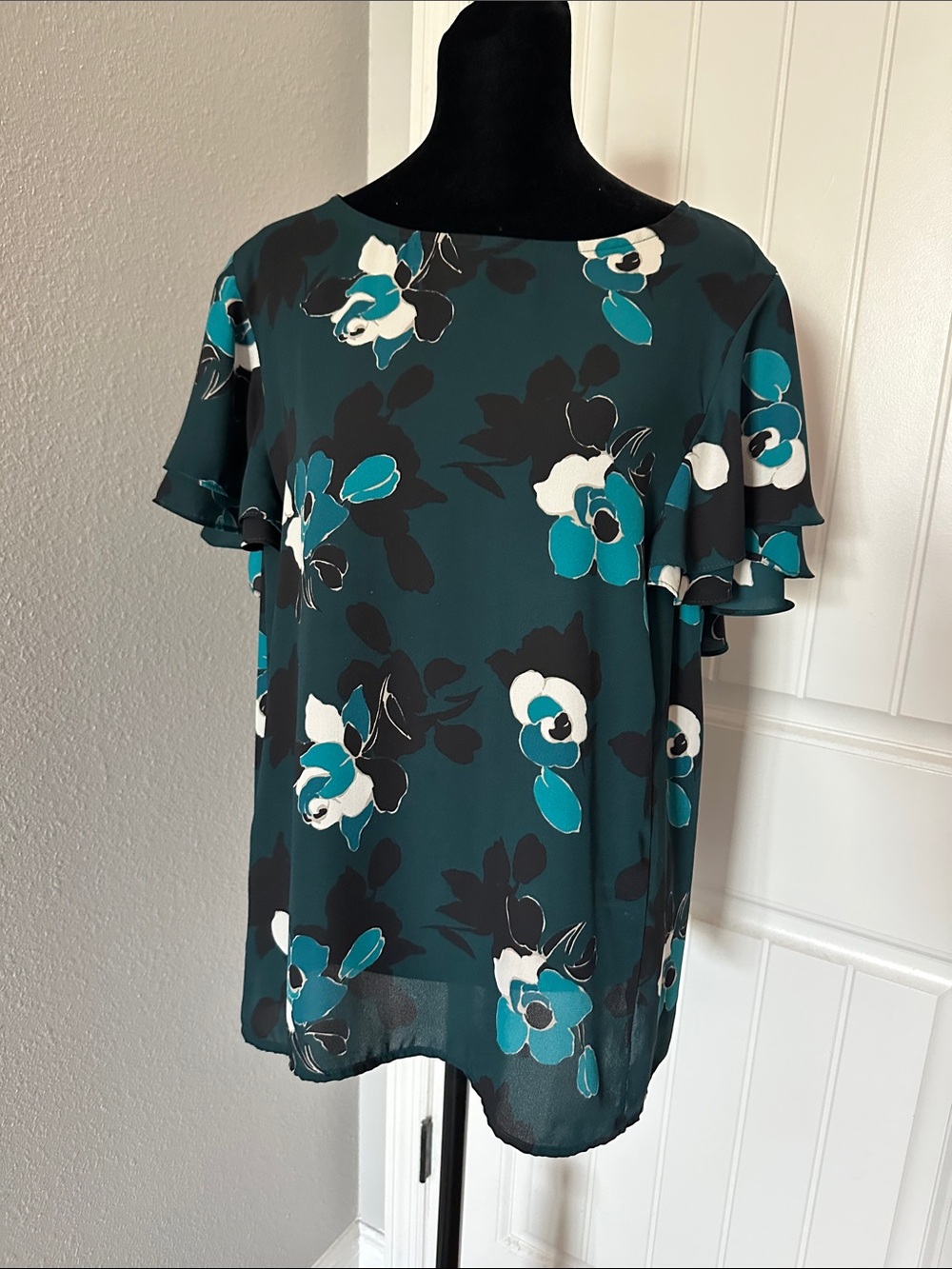 Banana Republic Floral Flutter Sleeve Blouse